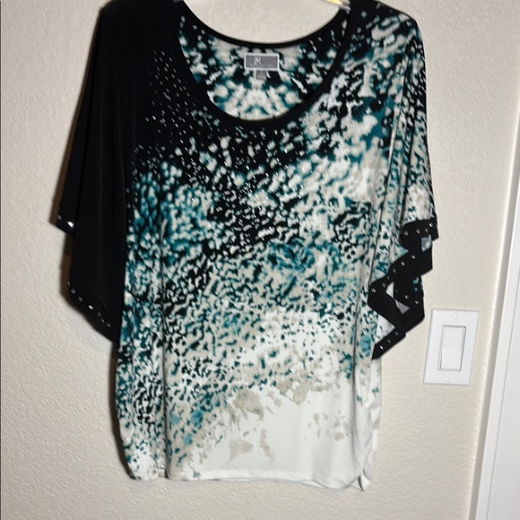 J M Collection Black, White and Teal Graphic Short Sleeve Blouse - Picture 1 of 5